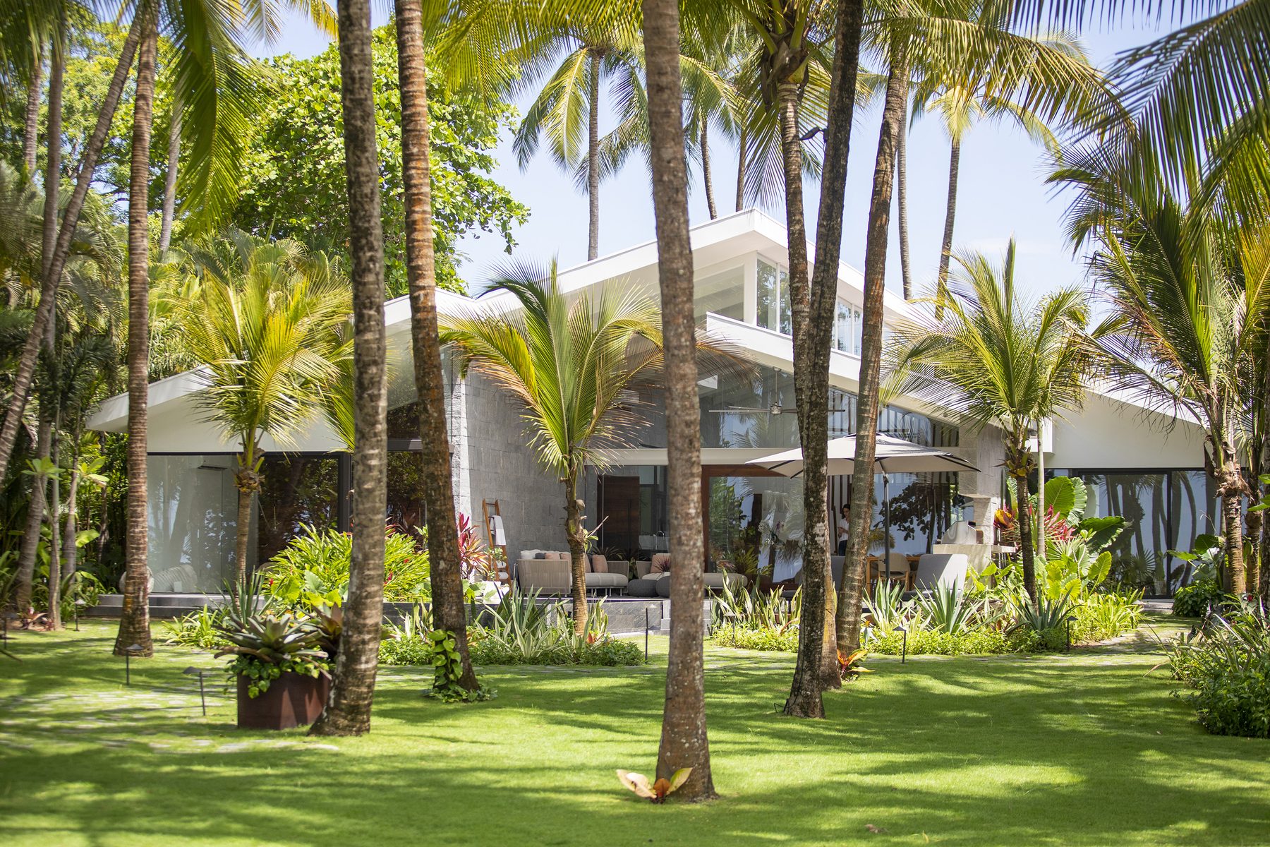 Beach Barn — Costa Rica